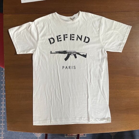 "Defend Paris" Uni-sex T-Shirt - Picture 1 of 5